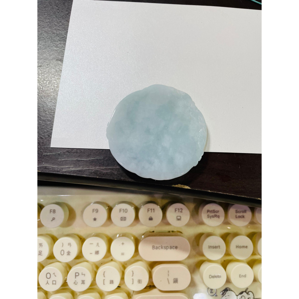 隨緣福德價~天然A貨緬甸玉 細潤亮藍綠普賢菩薩觀音翡翠佛牌 色滿勻稱 厚度足透手影 法像清晰-細節圖11