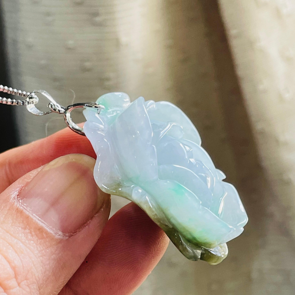 天然A貨緬甸玉 細潤小三彩花手工雕富貴花開翡翠玉墜/手牌 細肉無晶體 粉嫩白綠帶茶黃-細節圖3