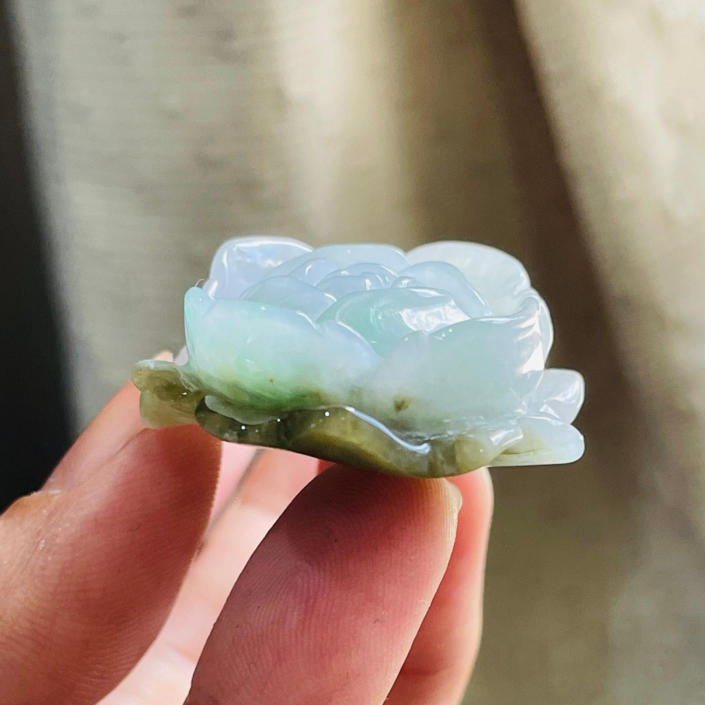 天然A貨緬甸玉 細潤小三彩花手工雕富貴花開翡翠玉墜/手牌 細肉無晶體 粉嫩白綠帶茶黃-細節圖5