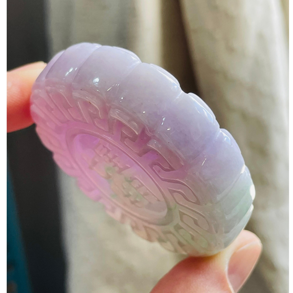 天然A貨緬甸玉 冰潤亮春彩雙面巧雕中秋月餅翡翠擺件(一對) 細肉過底紫色濃聚色 鮮亮陽綠點綴-細節圖8