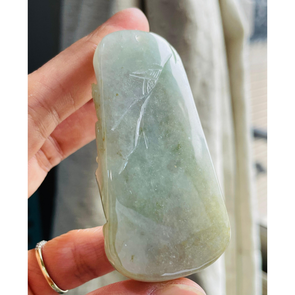 圈粉價~天然A貨緬甸玉 冰潤晴藍俏黃日進斗金翡翠山水牌 晴藍肉帶灑金 冰黃巧雕發財樹-細節圖2