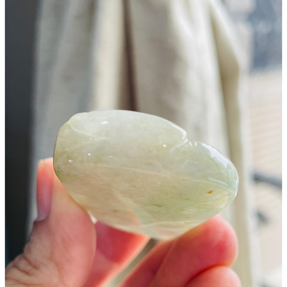 圈粉價~天然A貨緬甸玉 冰潤晴藍俏黃日進斗金翡翠山水牌 晴藍肉帶灑金 冰黃巧雕發財樹-細節圖5