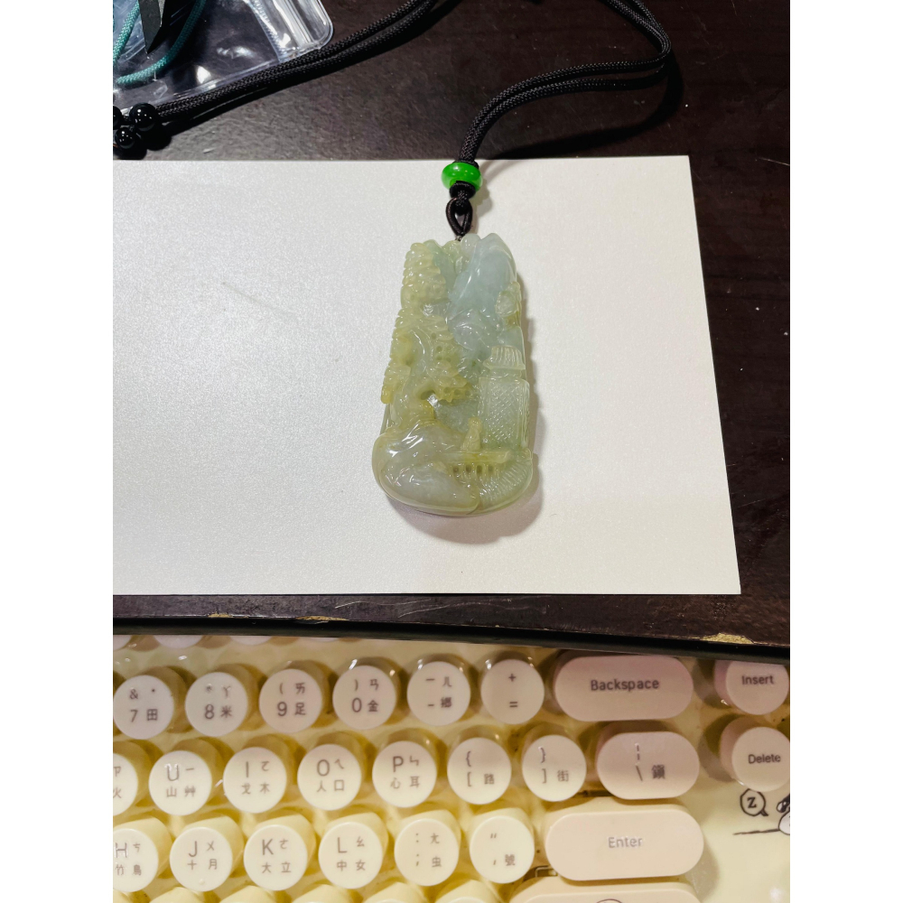 圈粉價~天然A貨緬甸玉 冰潤晴藍俏黃日進斗金翡翠山水牌 晴藍肉帶灑金 冰黃巧雕發財樹-細節圖9