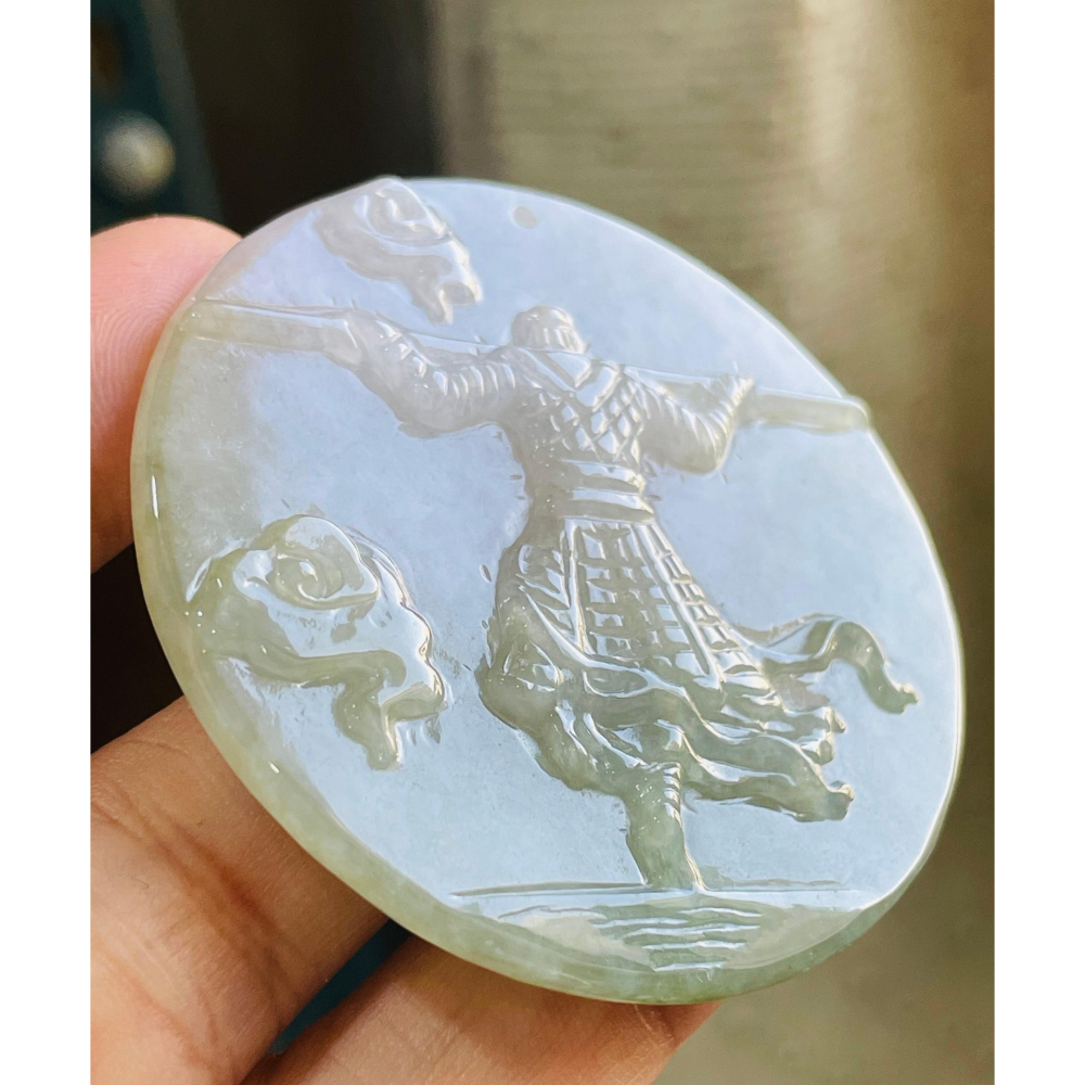 天然A貨緬甸玉 冰半山水色意境雕齊天大聖/大勝歸來翡翠玉牌 油青白冰色分明 一刀切圓牌-細節圖2