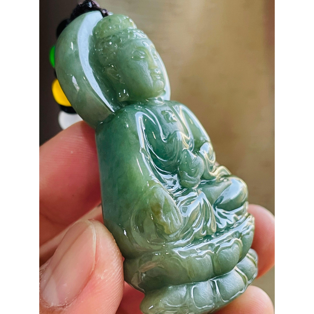 天然A貨緬甸玉 芙蓉種 膠潤老油綠坐蓮阿彌陀佛翡翠佛墜 細肉帶油性 法像精開立體莊嚴 雙拋工-細節圖4