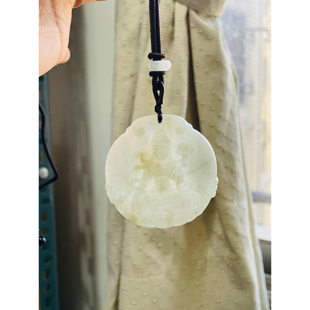 隨緣福德價~天然A貨緬甸玉 冰潤淡黃底色持蓮觀音翡翠佛牌 種老扎實色淡 厚度足完美一刀切-細節圖7