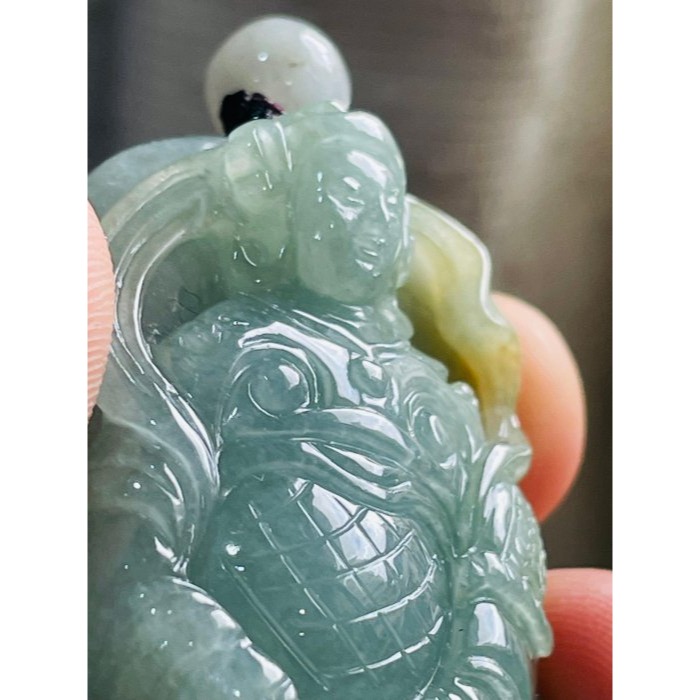天然A貨緬甸玉 冰膠油綠俏黃韋馱(偉陀)菩薩翡翠大佛牌 起冰帶膠滿綠底色 俏一抹黃 精開莊嚴法像-細節圖2