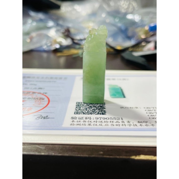 天然A貨緬甸玉 冰潤晴綠手工雕有求必應貔貅翡翠印章/方印/私章 起冰色滿綠 背上馱著發光小球-細節圖10