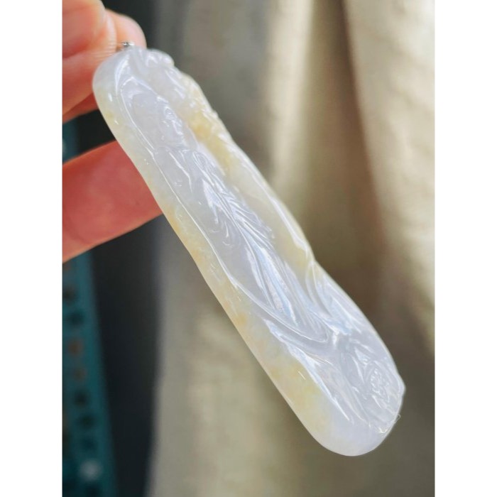 天然A貨緬甸玉 白冰帶灑金阿彌陀佛翡翠佛墜 冰潤帶點粉嫩底色 俏起冰梨黃 一刀切完美佛牌-細節圖4
