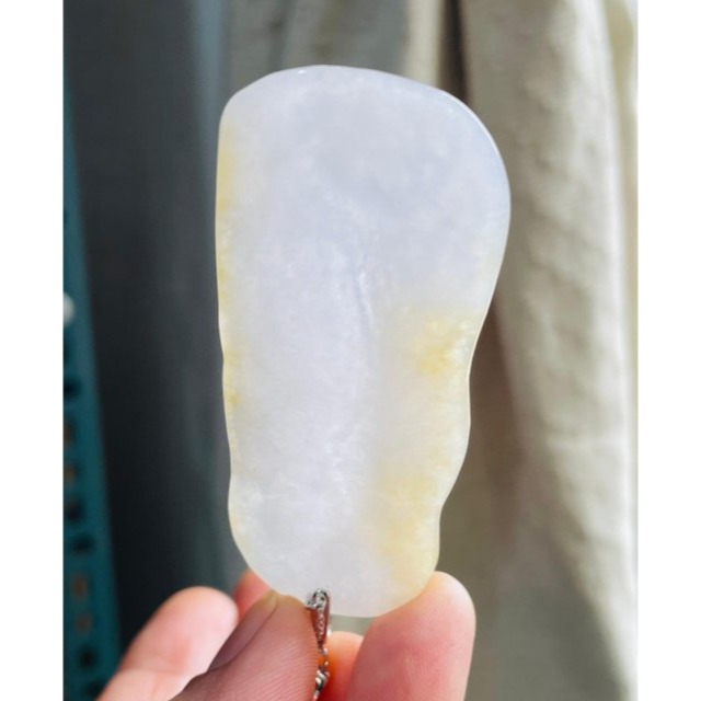 天然A貨緬甸玉 白冰帶灑金阿彌陀佛翡翠佛墜 冰潤帶點粉嫩底色 俏起冰梨黃 一刀切完美佛牌-細節圖7