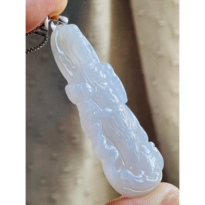 天然A貨緬甸玉 冰膠瑪瑙底庄 老坑白冰大勢至菩薩翡翠佛墜 種好水長 膠潤奶白透著粉色 法像慈悲莊嚴-細節圖4