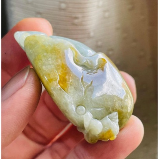 迎新結緣價~天然A貨緬甸玉 溫潤糖黃加綠手工雕福祿雙全翡翠玉墜 起冰黃霧包滿色肉 荷葉蓮蓬呱呱好寓意-細節圖8