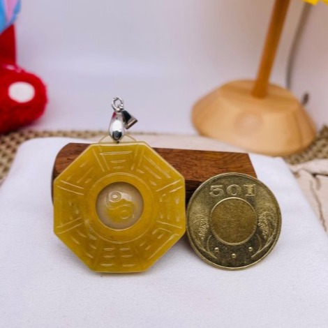 天然A貨緬甸玉 溫潤油黃雙彩太極八卦翡翠玉墜 芙蓉細肉 成色飽合油黃霧層漸變梨黃-細節圖3