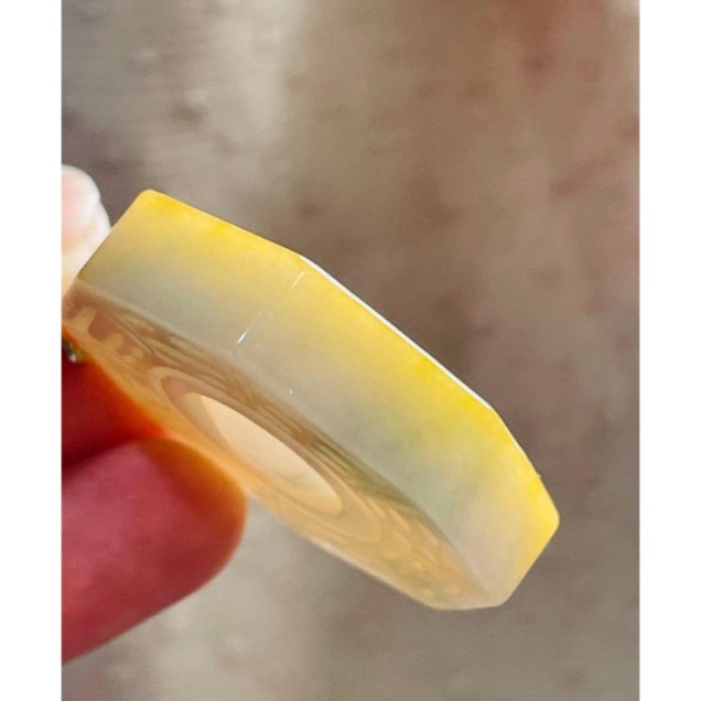 天然A貨緬甸玉 溫潤油黃雙彩太極八卦翡翠玉墜 芙蓉細肉 成色飽合油黃霧層漸變梨黃-細節圖4