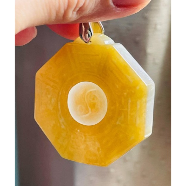 天然A貨緬甸玉 溫潤油黃雙彩太極八卦翡翠玉墜 芙蓉細肉 成色飽合油黃霧層漸變梨黃-細節圖7