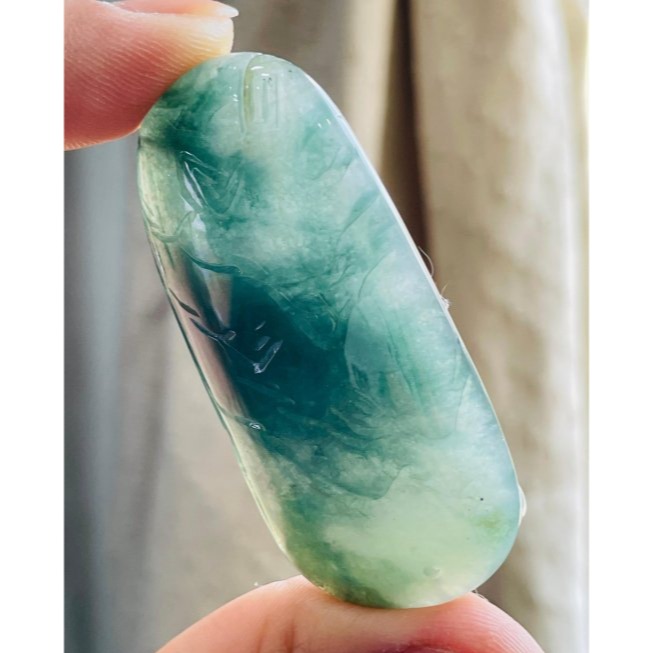 天然A貨緬甸玉 老坑油青俏白冰雙彩手工巧雕神龍搶珠翡翠龍牌 泛光冰全龍 透手冰膠漸變藍水為底-細節圖8