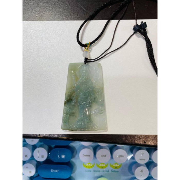 隨緣福德價~天然A貨玉 膠潤危藍小三彩八臂觀音翡翠佛牌 黃藍白色多彩芙蓉膠底 方正牌形-細節圖10