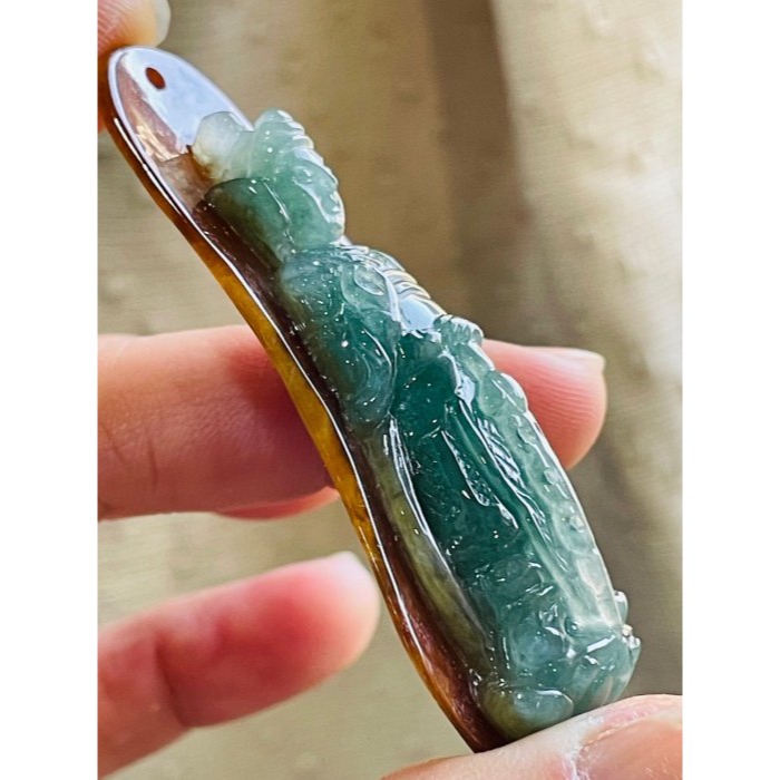 天然A貨緬甸玉 老坑冰紅俏晴藍手工巧雕韋馱菩薩翡翠佛牌 老熟冰紅霧為底 冰油青俏雕偉陀 精開法像 紅綠色滿分明-細節圖3