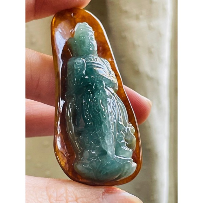 天然A貨緬甸玉 老坑冰紅俏晴藍手工巧雕韋馱菩薩翡翠佛牌 老熟冰紅霧為底 冰油青俏雕偉陀 精開法像 紅綠色滿分明-細節圖4