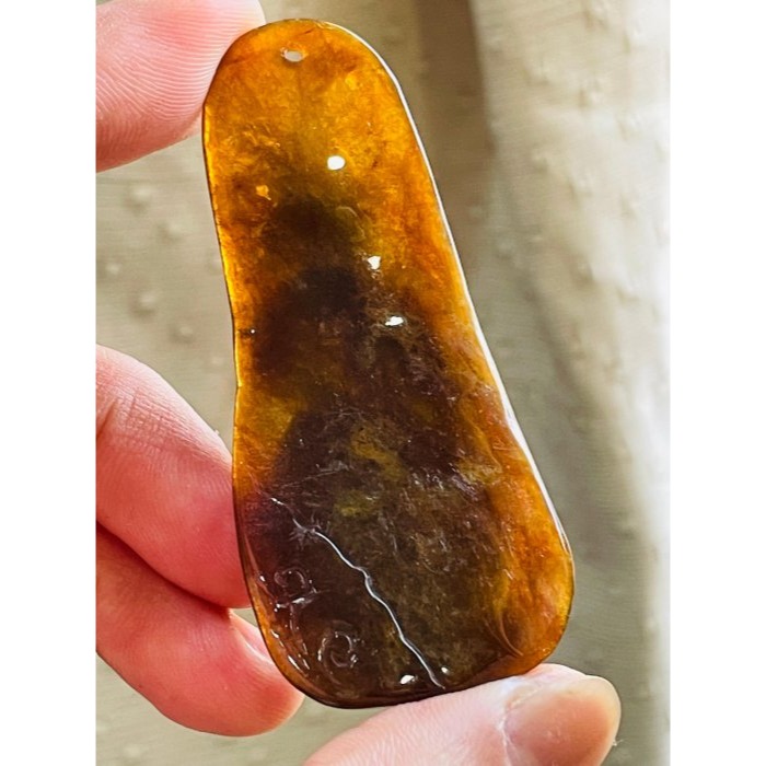 天然A貨緬甸玉 老坑冰紅俏晴藍手工巧雕韋馱菩薩翡翠佛牌 老熟冰紅霧為底 冰油青俏雕偉陀 精開法像 紅綠色滿分明-細節圖6