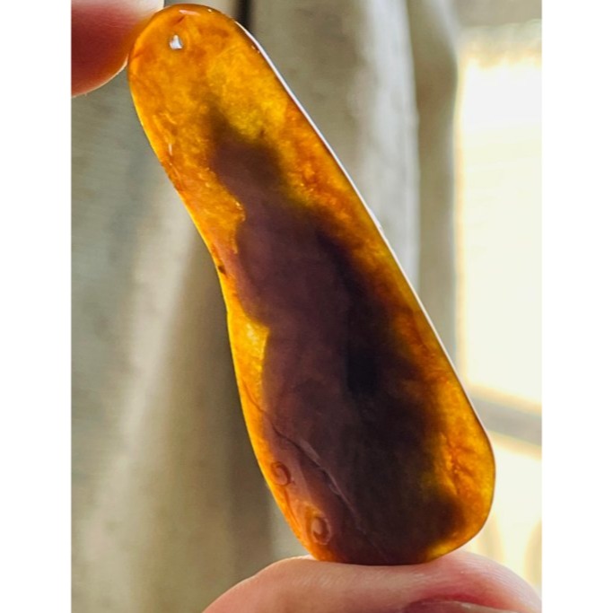 天然A貨緬甸玉 老坑冰紅俏晴藍手工巧雕韋馱菩薩翡翠佛牌 老熟冰紅霧為底 冰油青俏雕偉陀 精開法像 紅綠色滿分明-細節圖7