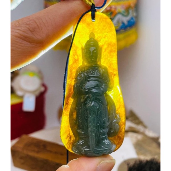 天然A貨緬甸玉 老坑冰紅俏晴藍手工巧雕韋馱菩薩翡翠佛牌 老熟冰紅霧為底 冰油青俏雕偉陀 精開法像 紅綠色滿分明-細節圖9