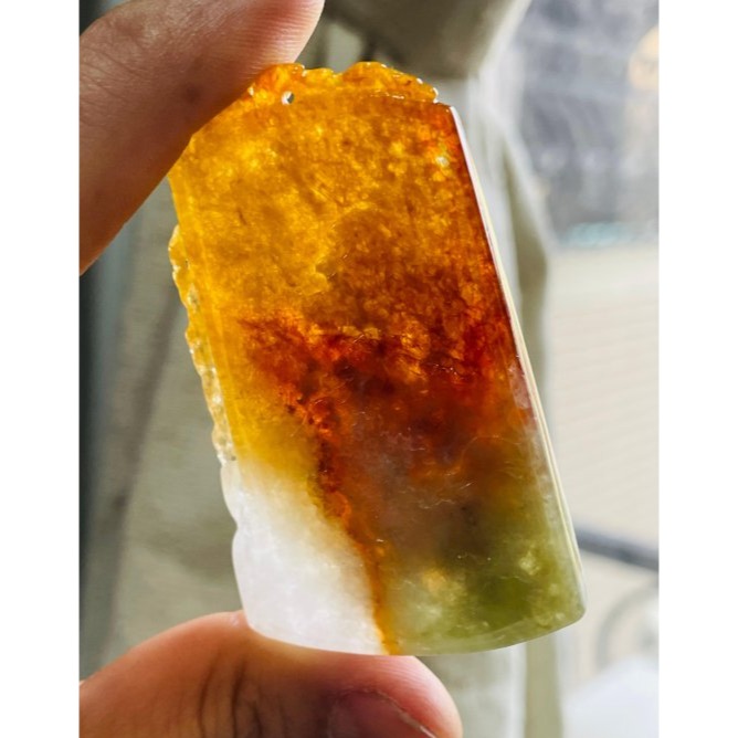 天然A貨緬甸玉 老坑漸變紅三彩手工雙面雕聽雨觀雲翡翠山水牌 起冰過底橘紅老紅 帶分明白冰淡綠 附台証-細節圖7