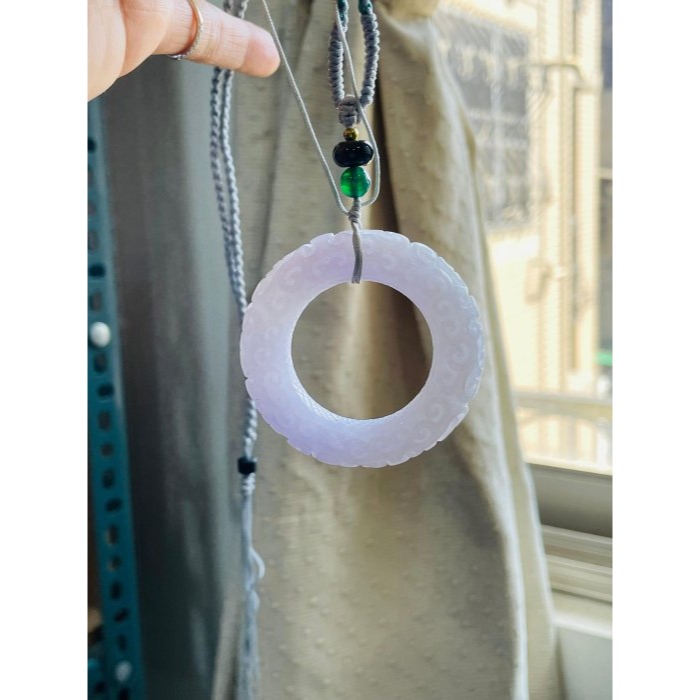 天然A貨緬甸玉 冰潤櫻花手工回紋雕大甜甜圈翡翠玉墜 起冰細膩滿色粉嫩紫 走兩抹亮紫 厚條過底色不失-細節圖8