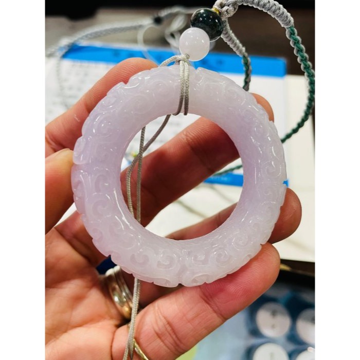 天然A貨緬甸玉 冰潤櫻花手工回紋雕大甜甜圈翡翠玉墜 起冰細膩滿色粉嫩紫 走兩抹亮紫 厚條過底色不失-細節圖10
