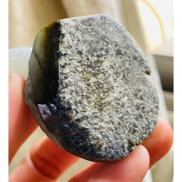 天然A貨緬甸玉 冰膠油青帶原皮手工雕玄武翡翠擺件 起膠灰油肉帶黃原皮 皮肉分明立體俏雕-細節圖8