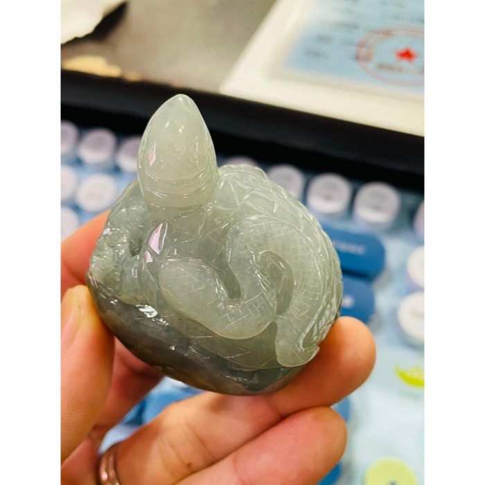 天然A貨緬甸玉 冰膠油青帶原皮手工雕玄武翡翠擺件 起膠灰油肉帶黃原皮 皮肉分明立體俏雕-細節圖9