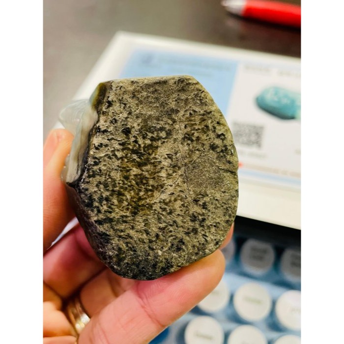 天然A貨緬甸玉 冰膠油青帶原皮手工雕玄武翡翠擺件 起膠灰油肉帶黃原皮 皮肉分明立體俏雕-細節圖10