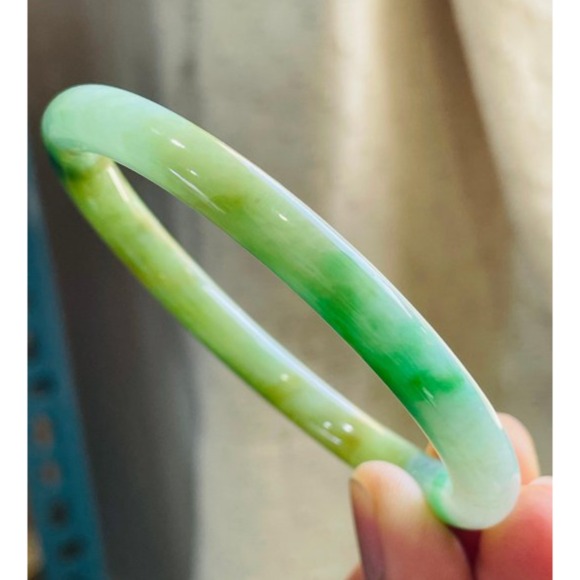 天然A貨緬甸玉 老坑黃加綠圓條翡翠貴妃鐲55 16.5圍 鮮明黃綠過渡 辣色陽綠點綴 附台証-細節圖7