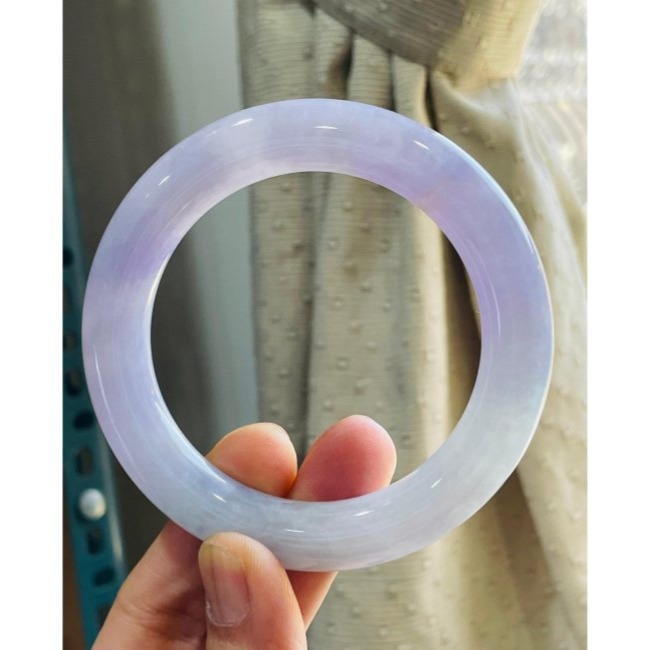 天然A貨緬甸玉 冰潤亮紫俏綠圓條翡翠圓骨鐲56 18圍 濃郁亮紫帶淡綠 大器厚裝粗條 附台証-細節圖3