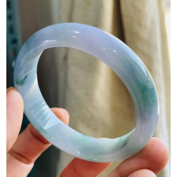 天然A貨緬甸玉 冰種濃春彩飄花正圈翡翠平安鐲55 17.5圍 濃郁茄紫紅紫 滿滿藍綠花點綴 附台証-細節圖2