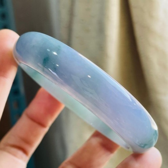 天然A貨緬甸玉 冰種濃春彩飄花正圈翡翠平安鐲55 17.5圍 濃郁茄紫紅紫 滿滿藍綠花點綴 附台証-細節圖6