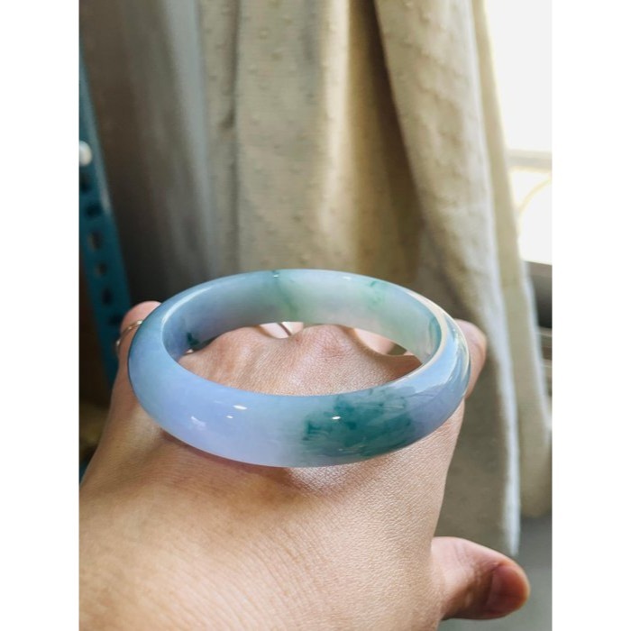 天然A貨緬甸玉 冰種濃春彩飄花正圈翡翠平安鐲55 17.5圍 濃郁茄紫紅紫 滿滿藍綠花點綴 附台証-細節圖8