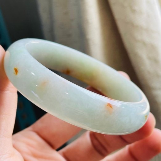 天然A貨緬甸玉 細潤橘紅桂花糕灑金寬條翡翠平安鐲57 18圍 扎實細肉淡綠底色 帶鮮豔灑金-細節圖5