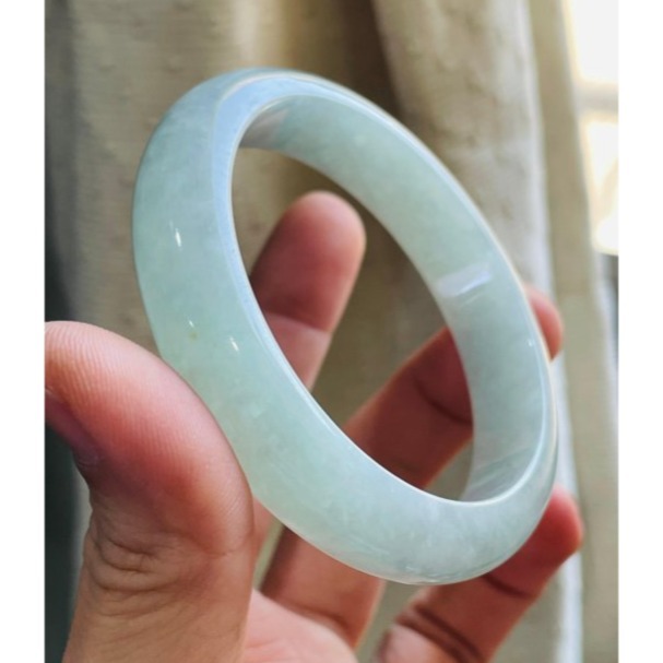 天然A貨緬甸玉 細潤藍綠翡翠平安鐲55 17.5圍 起冰滿色果綠 色滿勻稱 厚條正圈版型-細節圖2