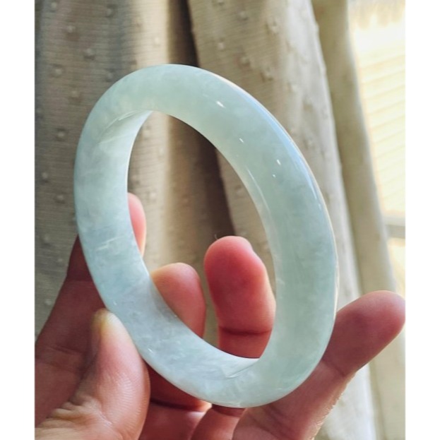 天然A貨緬甸玉 細潤藍綠翡翠平安鐲55 17.5圍 起冰滿色果綠 色滿勻稱 厚條正圈版型-細節圖5