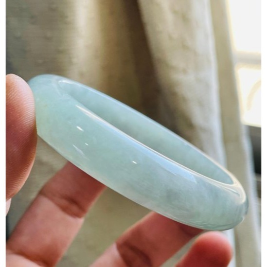 天然A貨緬甸玉 細潤藍綠翡翠平安鐲55 17.5圍 起冰滿色果綠 色滿勻稱 厚條正圈版型-細節圖6