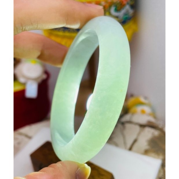 天然A貨緬甸玉 細潤藍綠翡翠平安鐲55 17.5圍 起冰滿色果綠 色滿勻稱 厚條正圈版型-細節圖9