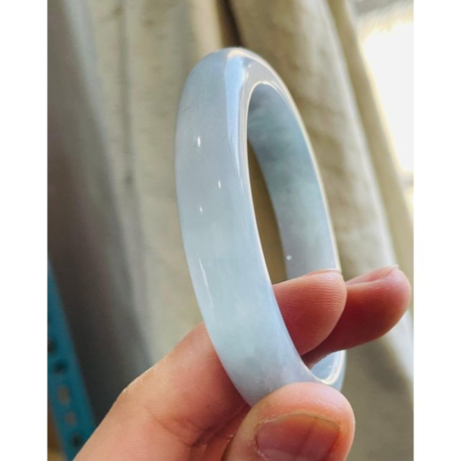 天然A貨緬甸玉 膠潤藍紫飄花厚條翡翠平安鐲59.4 19圍 芙蓉膠潤底妝 藍紫過渡灰白相間-細節圖6