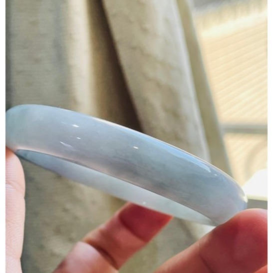 天然A貨緬甸玉 膠潤藍紫飄花厚條翡翠平安鐲59.4 19圍 芙蓉膠潤底妝 藍紫過渡灰白相間-細節圖7