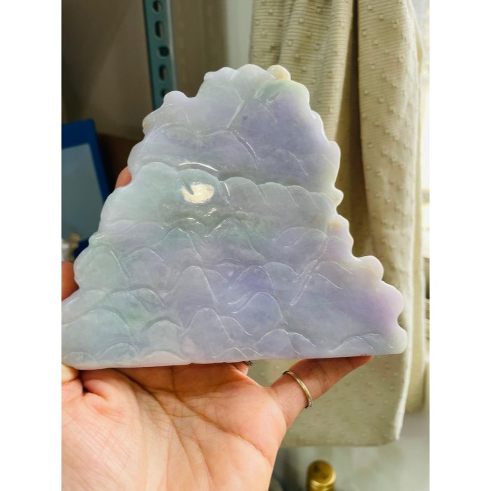 天然A貨緬甸玉 水潤亮春彩俏金手工雕滿園春色翡翠山水擺件 過底粉嫩紫綠滿色 金太陽高掛點綴-細節圖7