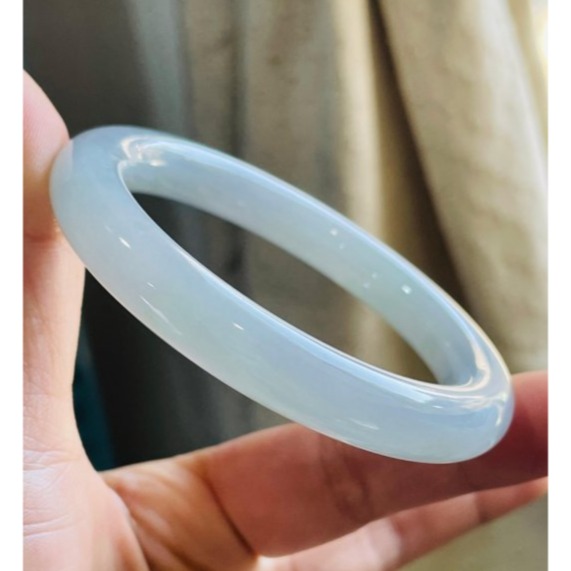 天然A貨緬甸玉 冰膠水藍滿色圓條翡翠圓骨鐲53.8 17.5圍 芙蓉膠底好水頭 完美粗條能見色 附台証-細節圖4