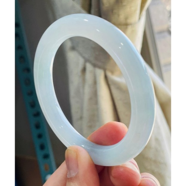 天然A貨緬甸玉 冰膠水藍滿色圓條翡翠圓骨鐲53.8 17.5圍 芙蓉膠底好水頭 完美粗條能見色 附台証-細節圖6