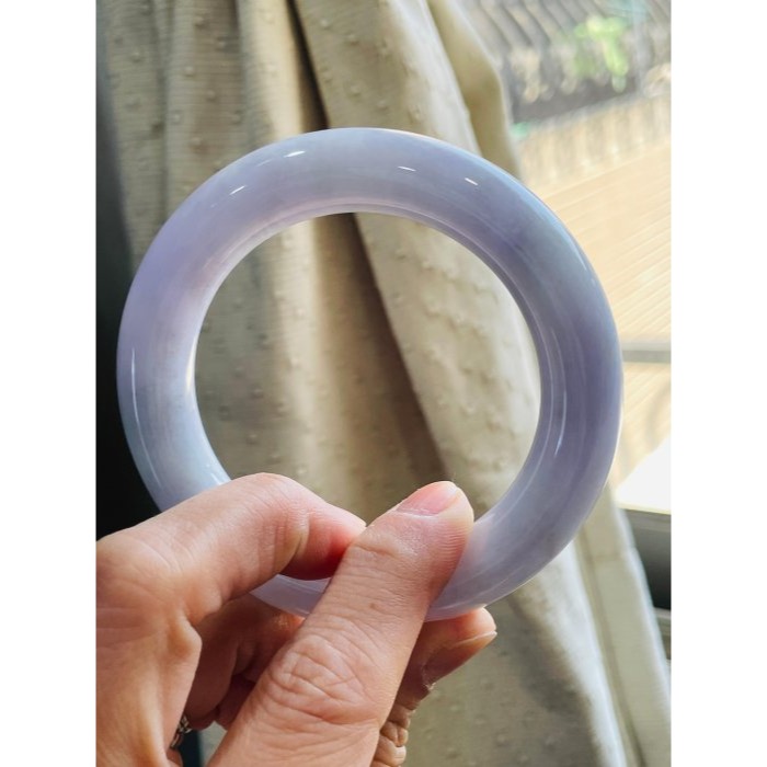 天然A貨緬甸玉 細潤粉紫俏綠粗圓條翡翠圓骨鐲56.4 18.5圍 細肉粉嫩紫滿色  綠淡若隱若現 完美粗條不跑色 附台証-細節圖3
