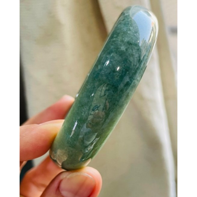 天然A貨緬甸玉 老坑菠菜綠輪胎寬條翡翠平安鐲59 19圍 冰膠滿底色 色勻稱鐲完美-細節圖5