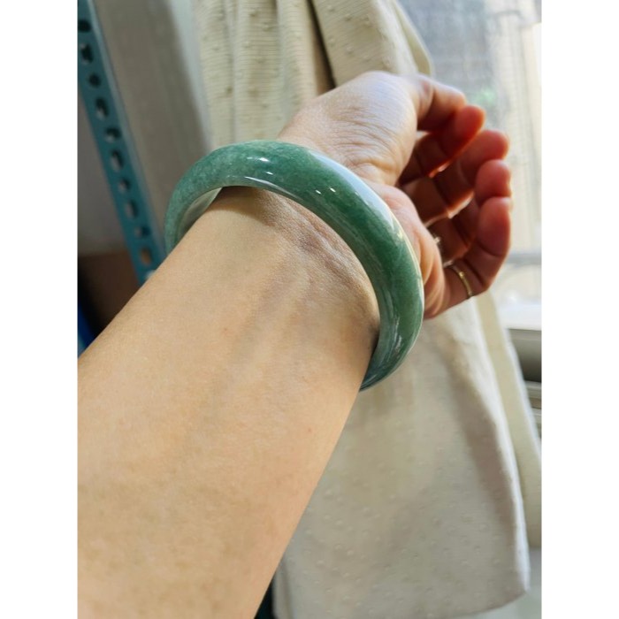 天然A貨緬甸玉 老坑菠菜綠輪胎寬條翡翠平安鐲59 19圍 冰膠滿底色 色勻稱鐲完美-細節圖9